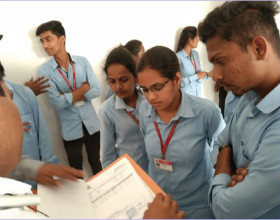 Students discussing actual work in industry on 2nd Apr 2023