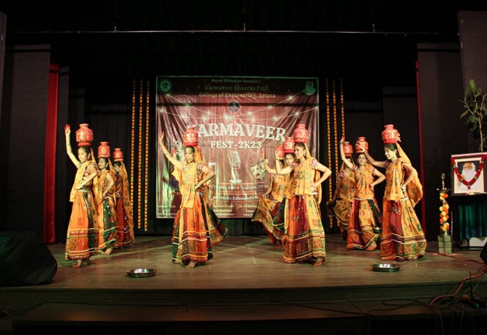 Participated in group dance (Lok Nrutya)